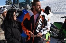 Ünlü oyuncu Engin Altan Düzyatan ailesiyle Avusturya Kayak Merkezinde