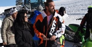 Ünlü oyuncu Engin Altan Düzyatan ailesiyle Avusturya Kayak Merkezinde